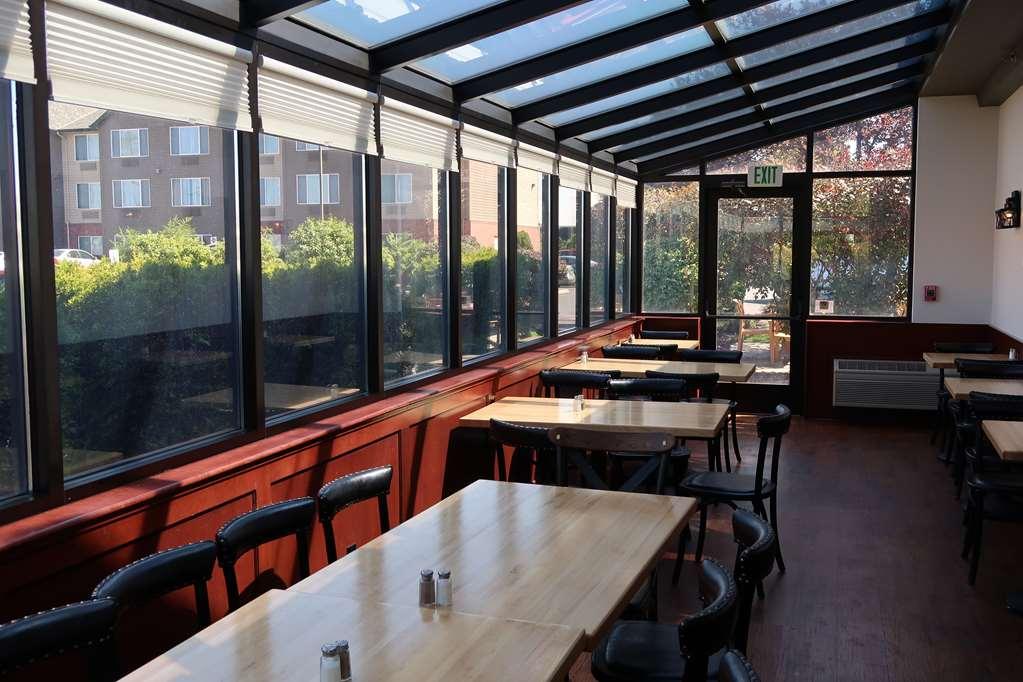Oxford Suites Hermiston Εστιατόριο φωτογραφία
