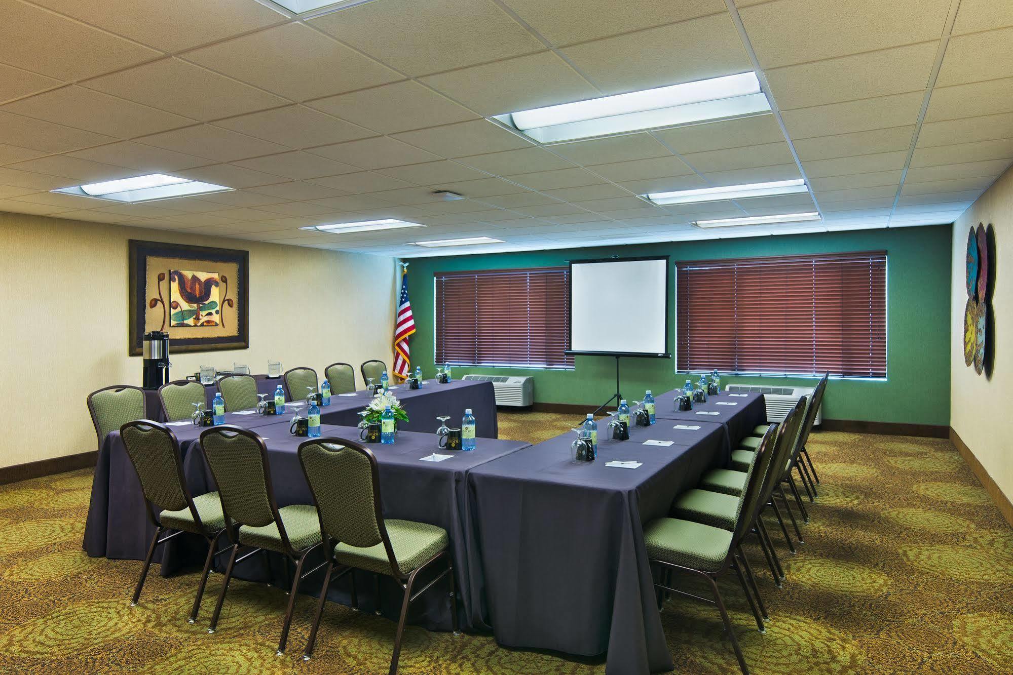 Oxford Suites Hermiston Εξωτερικό φωτογραφία