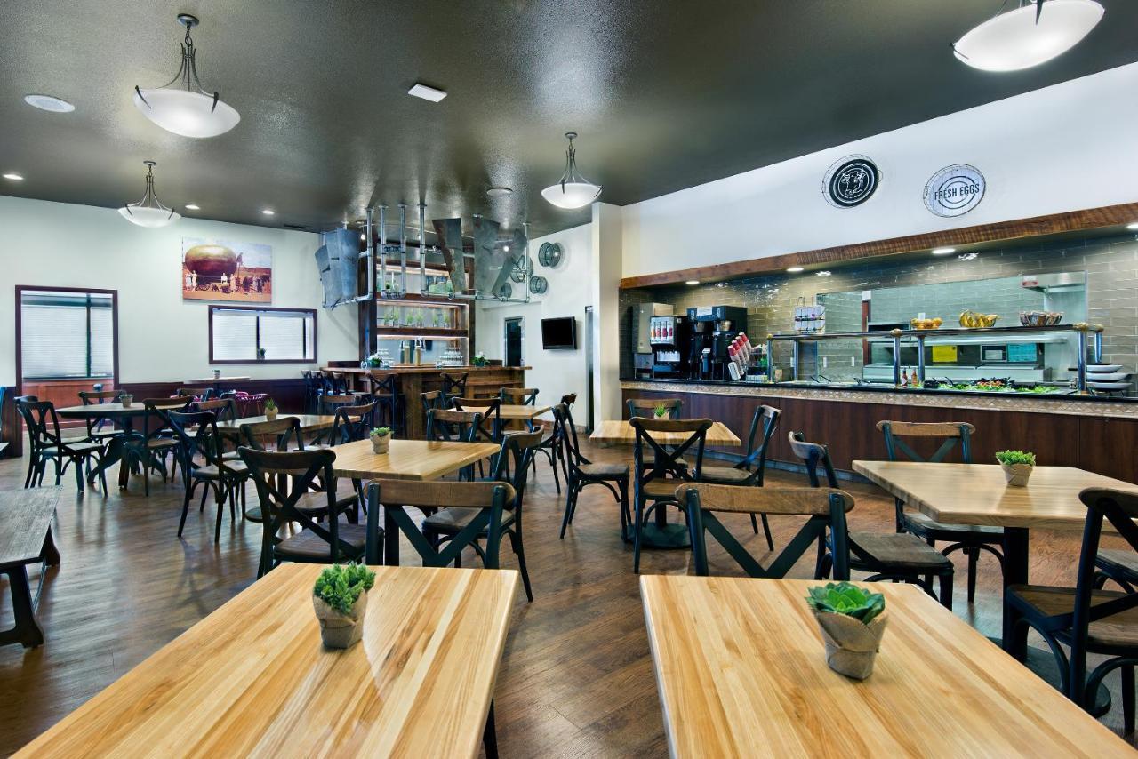 Oxford Suites Hermiston Εξωτερικό φωτογραφία